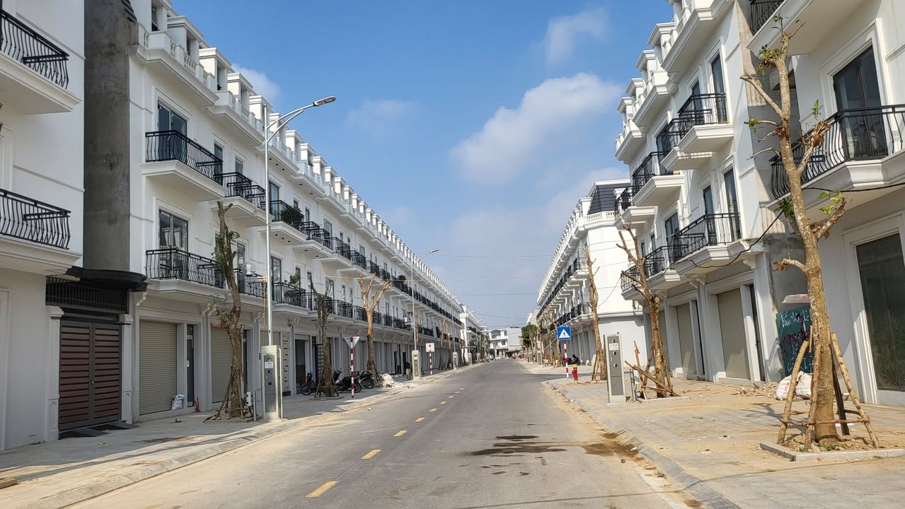 Nhà phố CL03 Hồ Sen 90m² giá 5 tỷ - Chính chủ bán gấp!