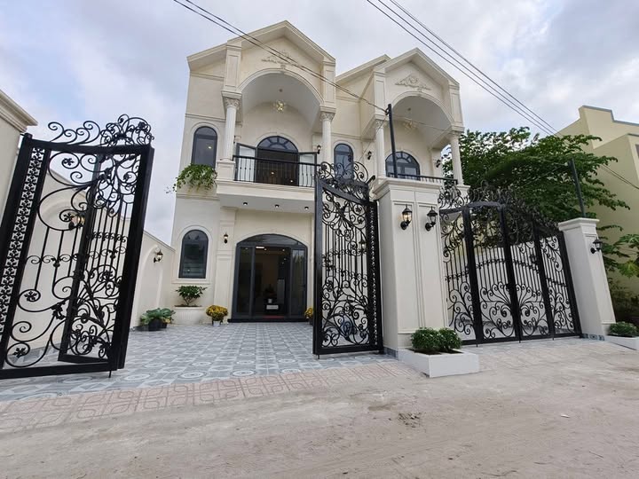 Nhà phố trung tâm Mỹ Tho 105m² giá 2.95 tỷ - Sở hữu ngay vị trí đắc địa!