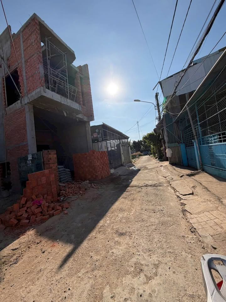 Đất thổ cư 110m² đường Lê Minh Xuân - Cơ hội đầu tư hấp dẫn chỉ 3.68 tỷ!