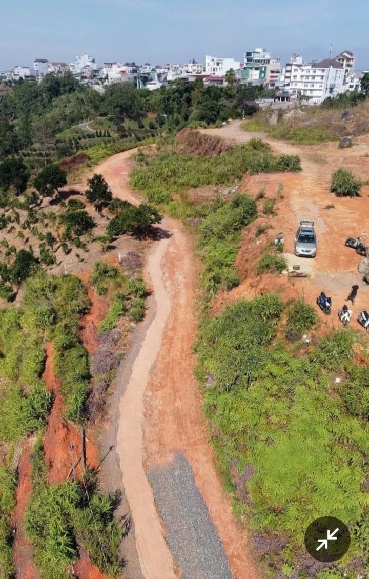 Đất mặt tiền Trần Phú Bảo Lộc 1100m² giá chỉ 6.25 tỷ - Cơ hội đầu tư hấp dẫn!