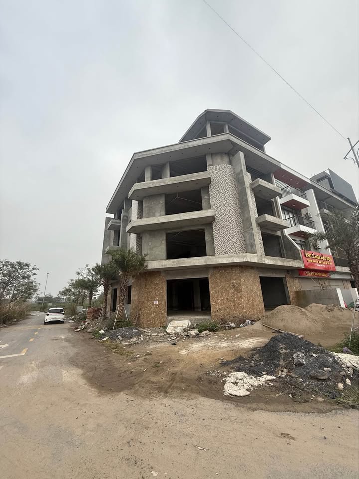 Bán lô góc mặt quốc lộ 38, Phường Đồng Văn, 238m² - Cơ hội kinh doanh tuyệt vời!