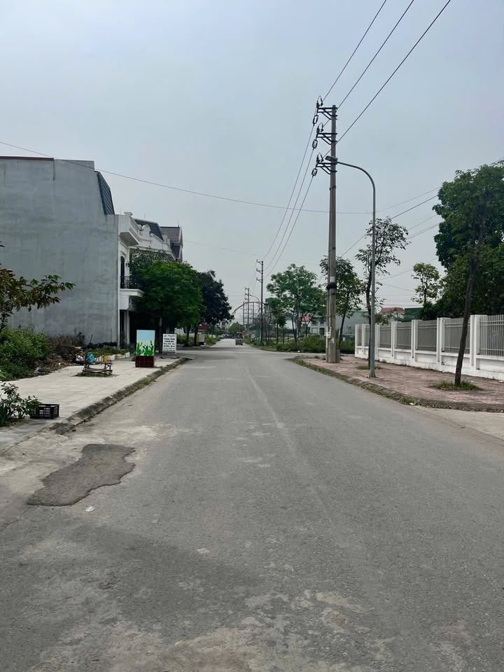 Đất Làn 2 - Trần Danh Tuyên, Phường Tiền Phong, 90m² giá 4 tỷ - Vị trí đắc địa, thuận tiện giao thông!