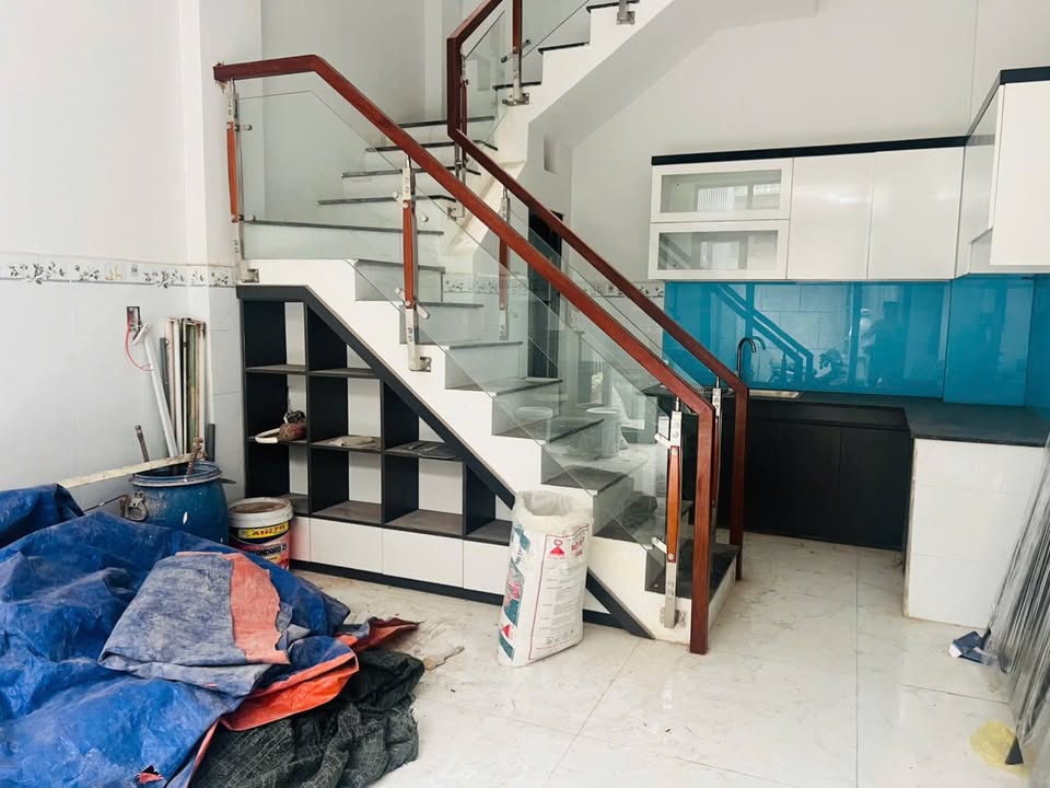 Nhà phố Kênh Tân Hóa, Tân Phú 82m² giá 5 tỷ - Pháp lý chuẩn, hoàn công đủ!