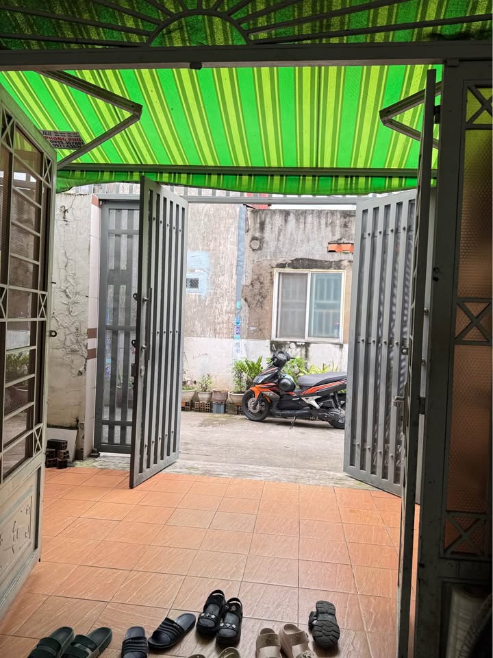 Nhà phố 2 tầng Phước Long B 100m² giá 8 tỷ - Vị trí tiềm năng gần Saigon Sport City!