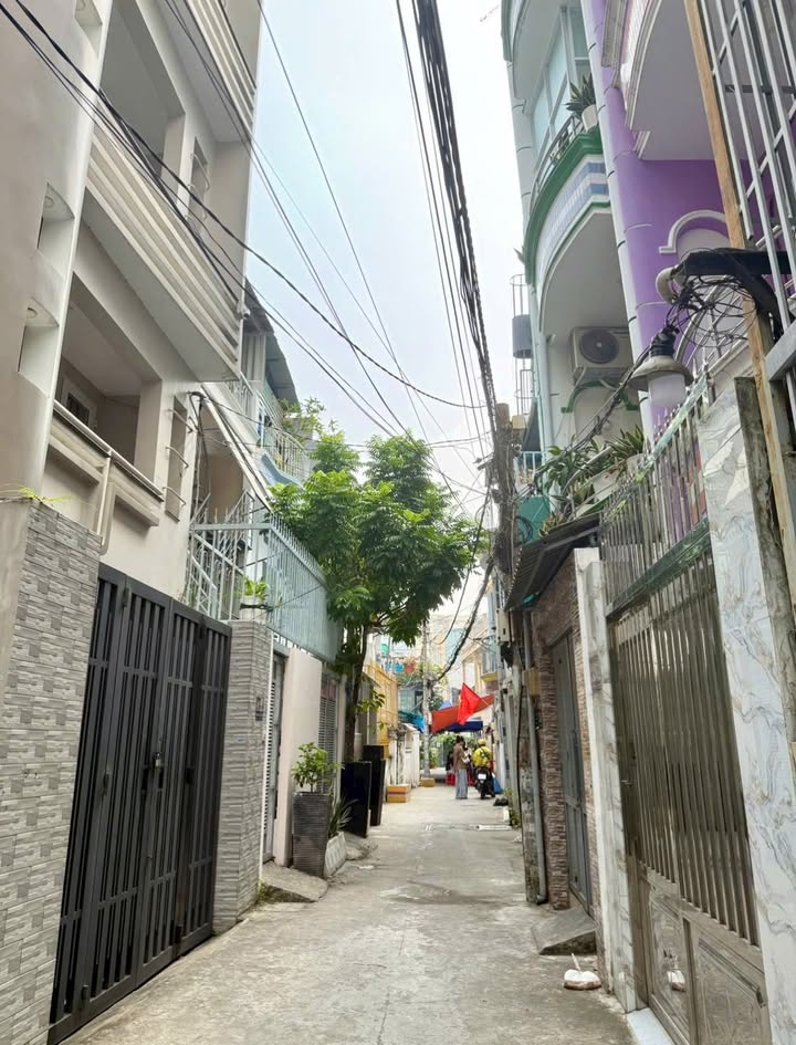 Nhà phố Khu D, Đường D5, 155m² giá 12.5 tỷ - Căn góc, gần ĐH Ngoại Thương!