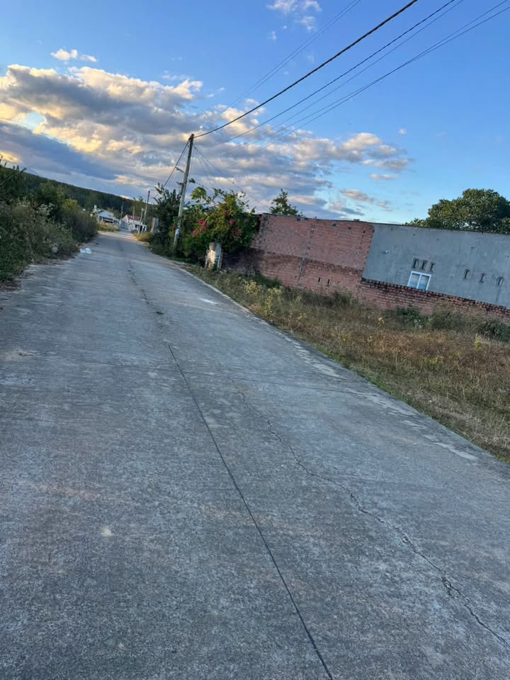 Đất nền 122m² hẻm 99 Ngô Đức Đệ, Kon Tum - Giá chỉ 350 triệu, cơ hội đầu tư tuyệt vời!