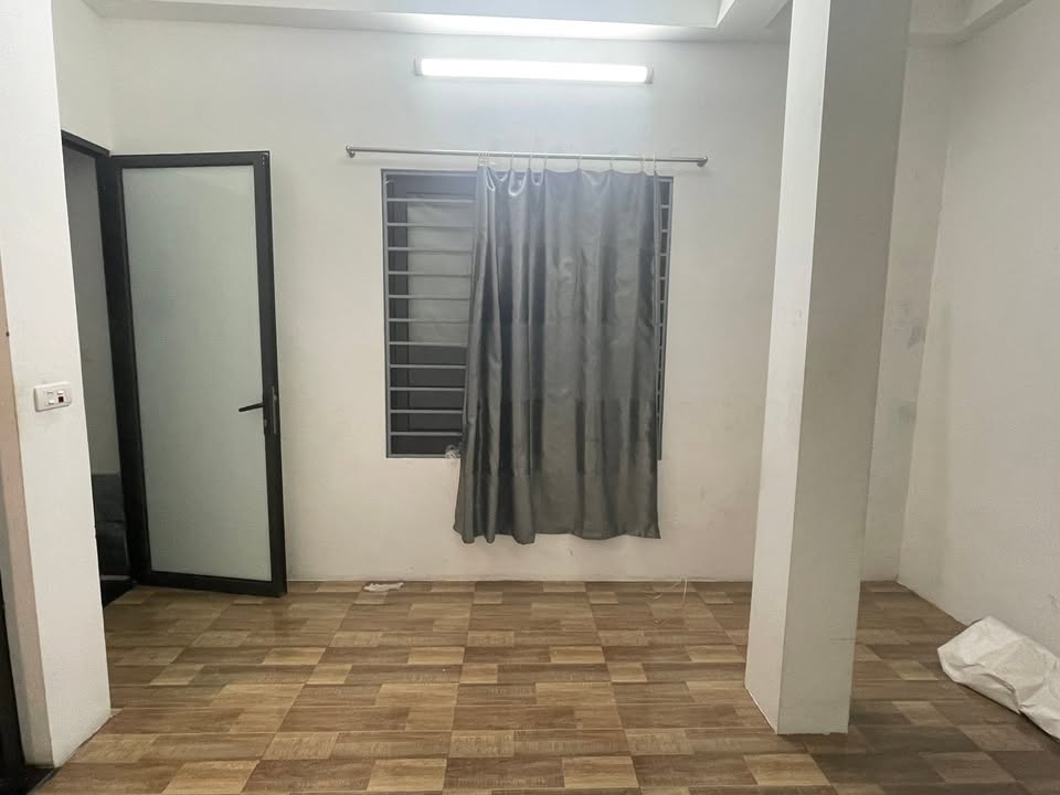 Phòng cho thuê tại Hào Nam 30m² giá 3.3 triệu - Tiện nghi đầy đủ, an ninh tốt!