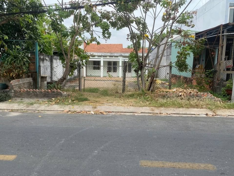 Đất mặt tiền Tân Thới Nhì 372m² giá 12.5 tỷ - Tiềm năng đầu tư tốt!