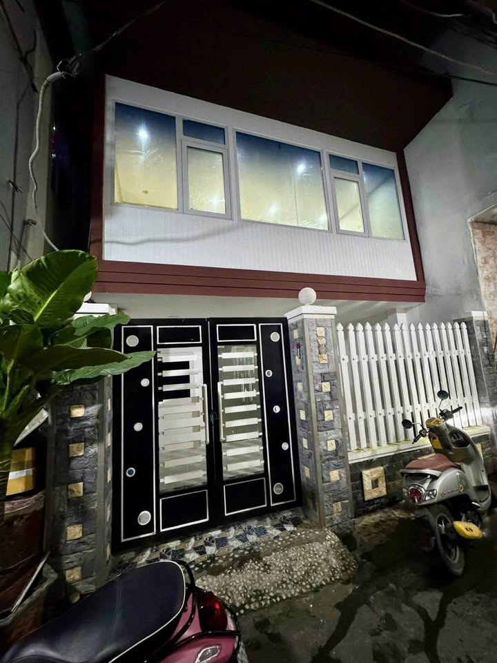 Nhà 2 tầng kiệt Điện Biên Phủ, Quận Thanh Khê 99m² giá 5.5 tỷ - Cơ hội hiếm có!