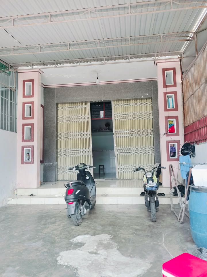 Nhà bán Tân Hải, Nha Trang 110m² giá 3.5 tỷ - Nhà kiên cố, sân rộng!