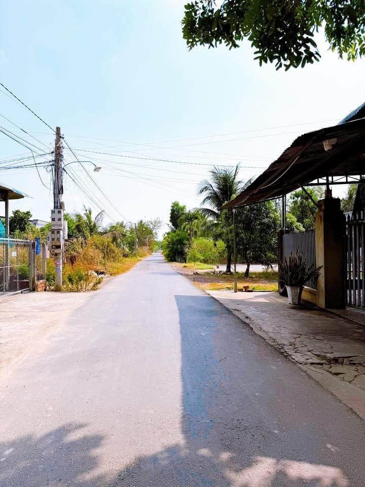 Nhà Hiện Đại Xã An Bình 145m² giá 899 triệu - Đầy đủ tiện nghi, sẵn sàng vào ở!