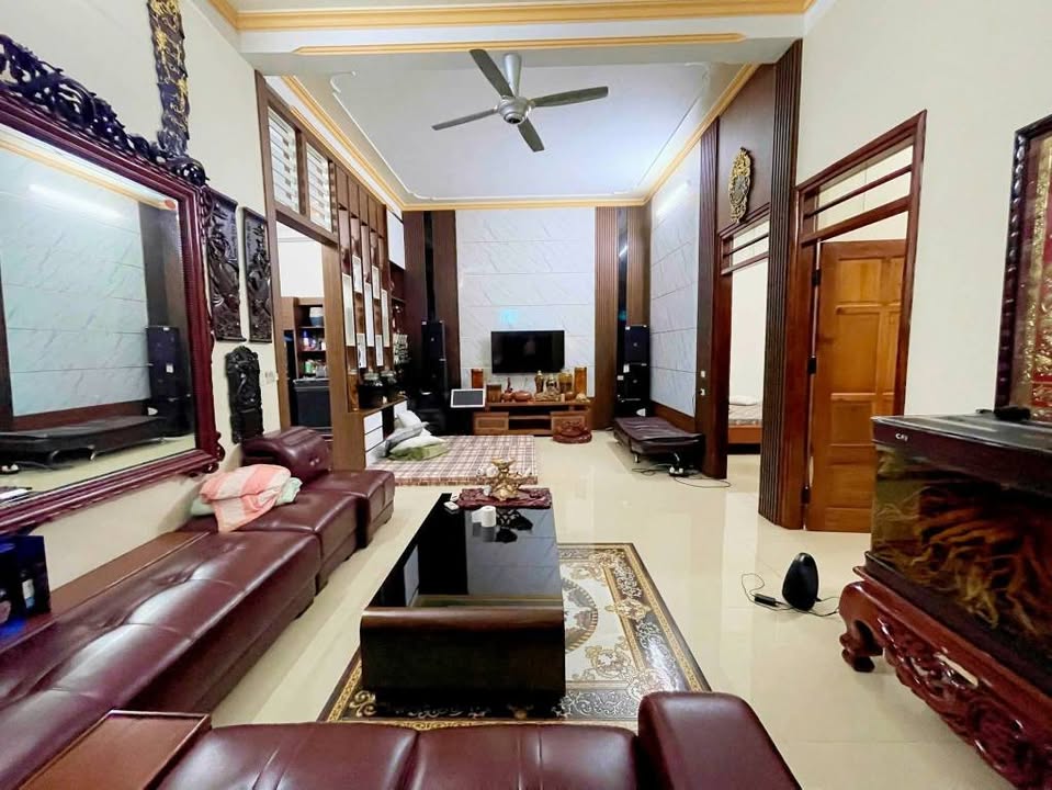 Nhà phố Tân Lập Thái Nguyên 200m² giá 3 tỷ - Công năng đầy đủ, mặt tiền rộng rãi!