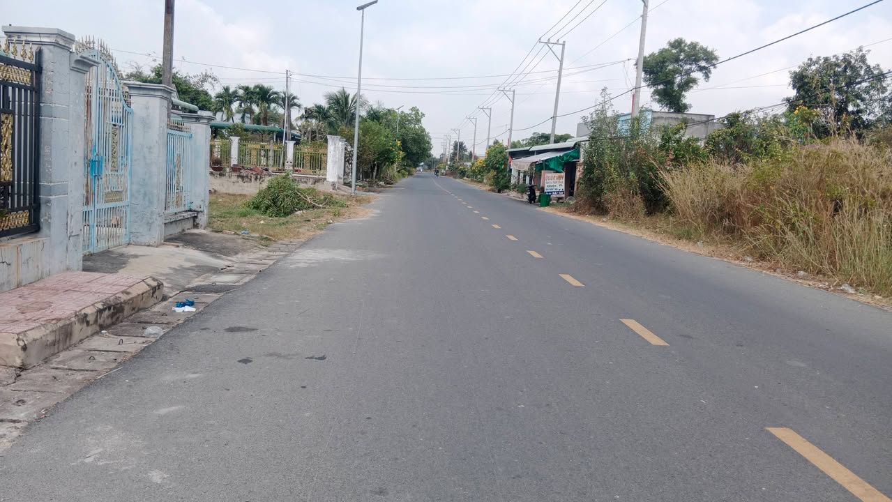 Nhà mặt tiền Bờ Bao, Thị Trấn Bến Cầu 358m² - Vị trí đắc địa, giá tốt!