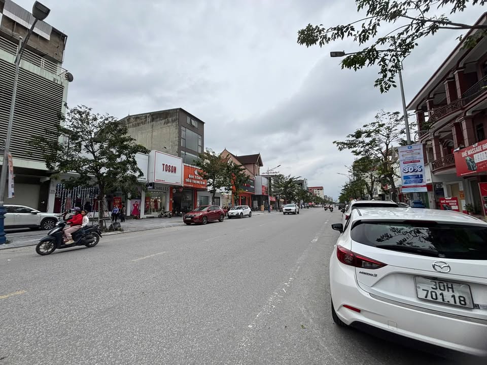 Nhà mặt tiền Nguyễn Văn Cừ, TP Vinh 120m² giá 24 tỷ - Lô góc siêu hiếm!