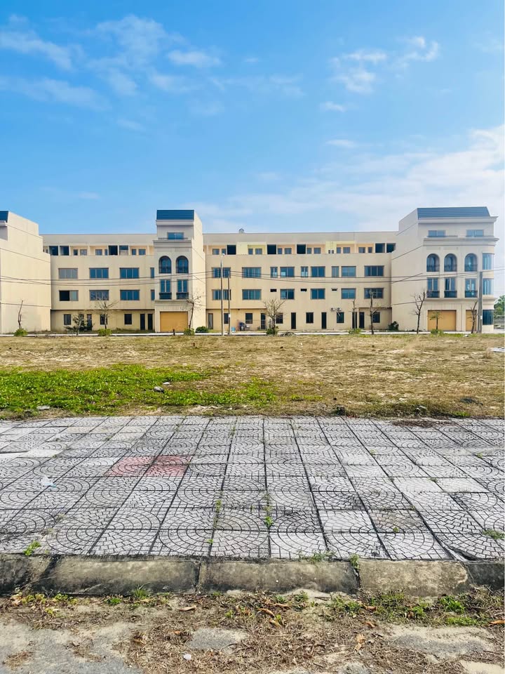 Đất nền Ngọc Dương Riverside LK24 100m² giá 3.1 tỷ - Đường thông thoáng, vị trí đẹp!