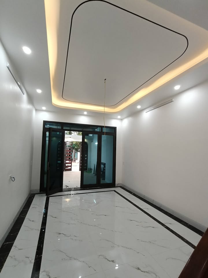 Nhà phố 3 tầng mặt đường khu đô thị Thống Nhất TP Nam Định 76m² giá 4.8 tỷ - Bán gấp!