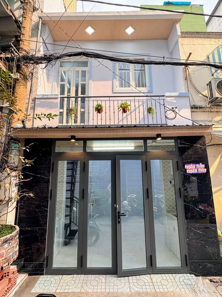 Nhà riêng quận Bình Tân 16m² giá 2.95 tỷ - Đẹp như mới, vào ở ngay!