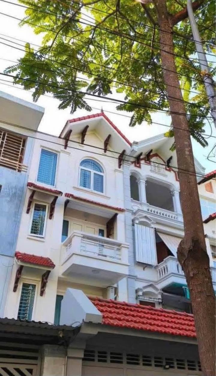 Nhà phố Từ Đạo Hạnh, 104m² giá 8 tỷ - Sẵn sàng giao dịch ngay!