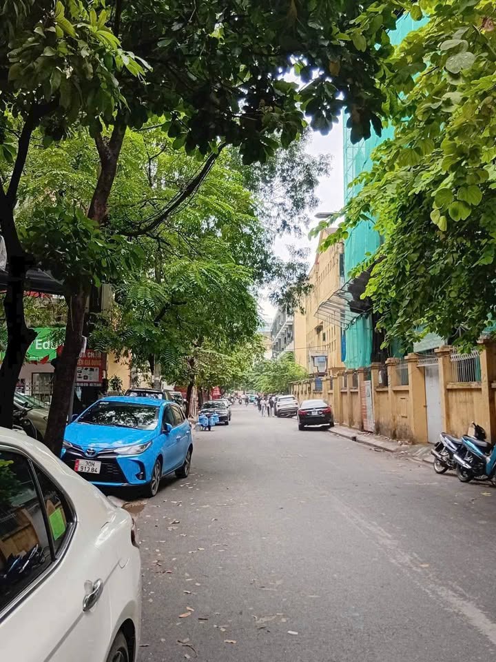 Nhà phố Tây Sơn, Đống Đa 72m² giá 24 tỷ - Vị trí vàng, ô tô tránh