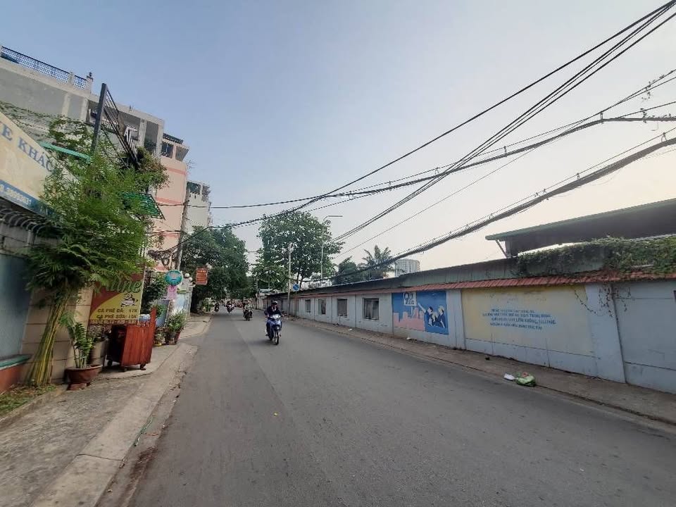 Nhà cũ 90m² Quốc lộ 13, Bình Thạnh giá 8.8 tỷ - Tiện xây mới ngay