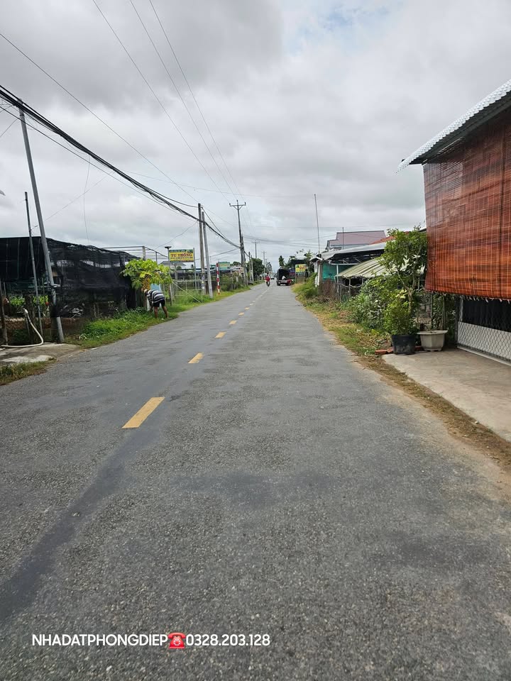 Nhà bán Vĩnh Thành, Chợ Lách 177m² giá 2.7 tỷ - Sẵn sàng vào ở ngay!