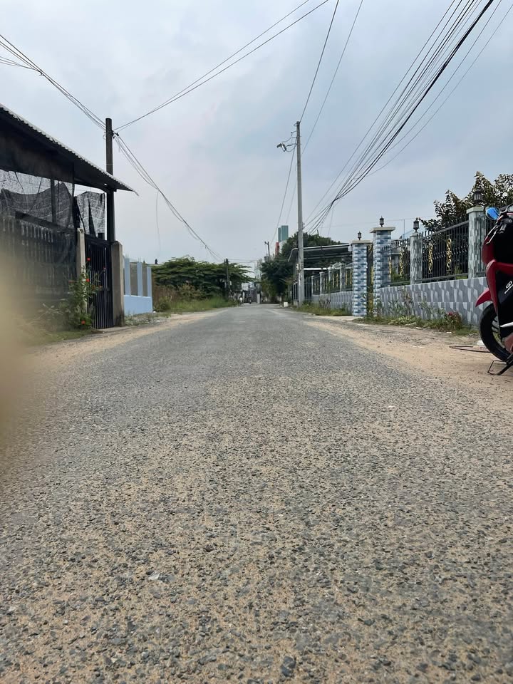 Villa sân vườn hiện đại tại Long Thượng 186m² giá 4.6 tỷ - Tặng full nội thất!