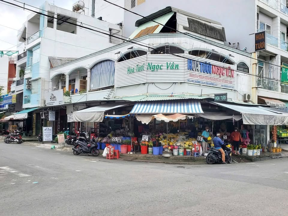 Căn góc FrontHouse Quận 7 - 139m² giá 44 tỷ - Vị trí đắc địa kinh doanh!