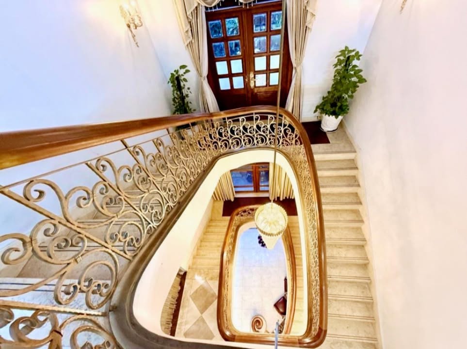 Biệt thự phố hẻm 10m Lê Đức Thọ, Gò Vấp 232m² giá 36 tỷ - Full nội thất gỗ cao cấp!