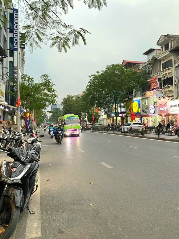 Nhà phố Chùa Bộc, Đống Đa 28m² giá 8.5 tỷ - Vị trí vàng giữa lòng Hà Nội!