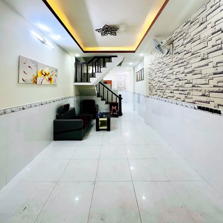 Nhà phố Gò Vấp 45m² giá chỉ 4.89 tỷ - Hạ 300 triệu, 4 phòng ngủ rộng rãi!