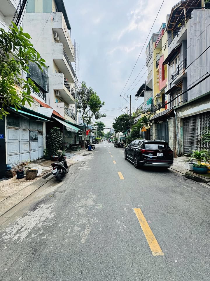 Mặt tiền đường Lê Lựu, Tân Phú, 110.4m² giá 10.8 tỷ - Tiềm năng kinh doanh lớn!