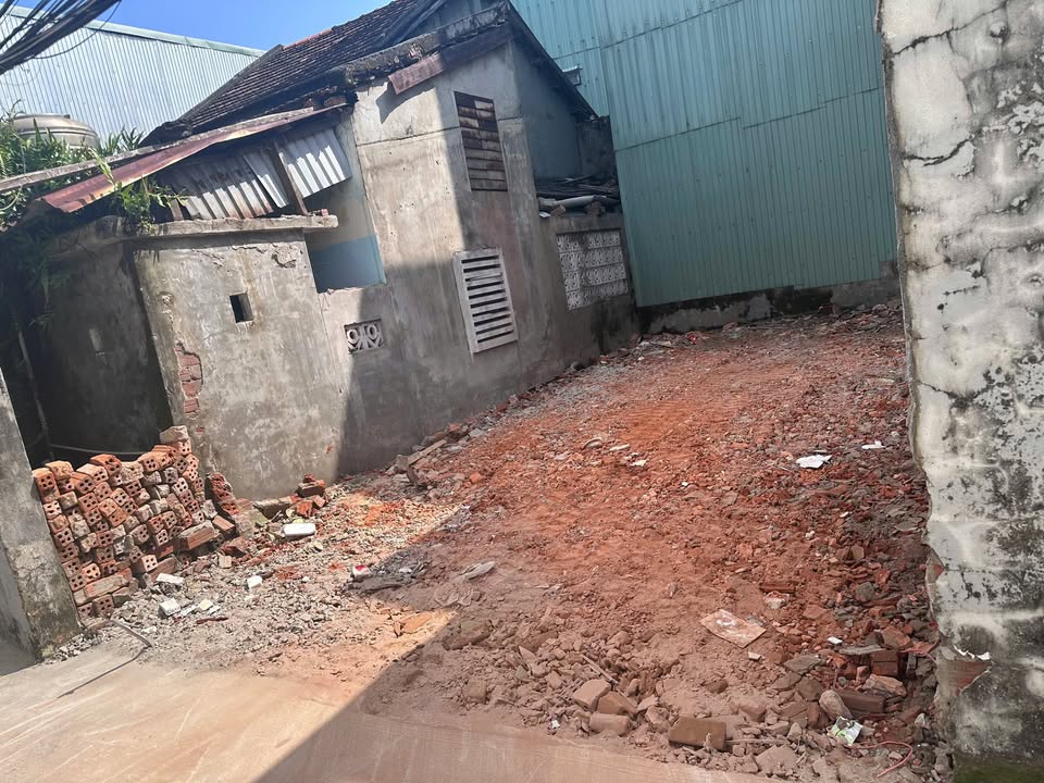 Đất kiệt sau lưng MT 260 Điện Biên Phủ 40m² giá 2.85 tỷ - Vị trí thoáng, xây dựng tự do!