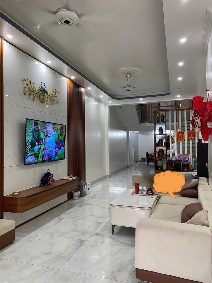 Nhà mặt tiền đường Nguyễn Du, Sầm Sơn 102m² - Nhà mới xây, gần biển!