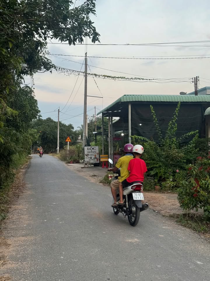 Đất nền xã Tân Biên, Tây Ninh 210m² giá 350 triệu - Sổ hồng chính chủ!