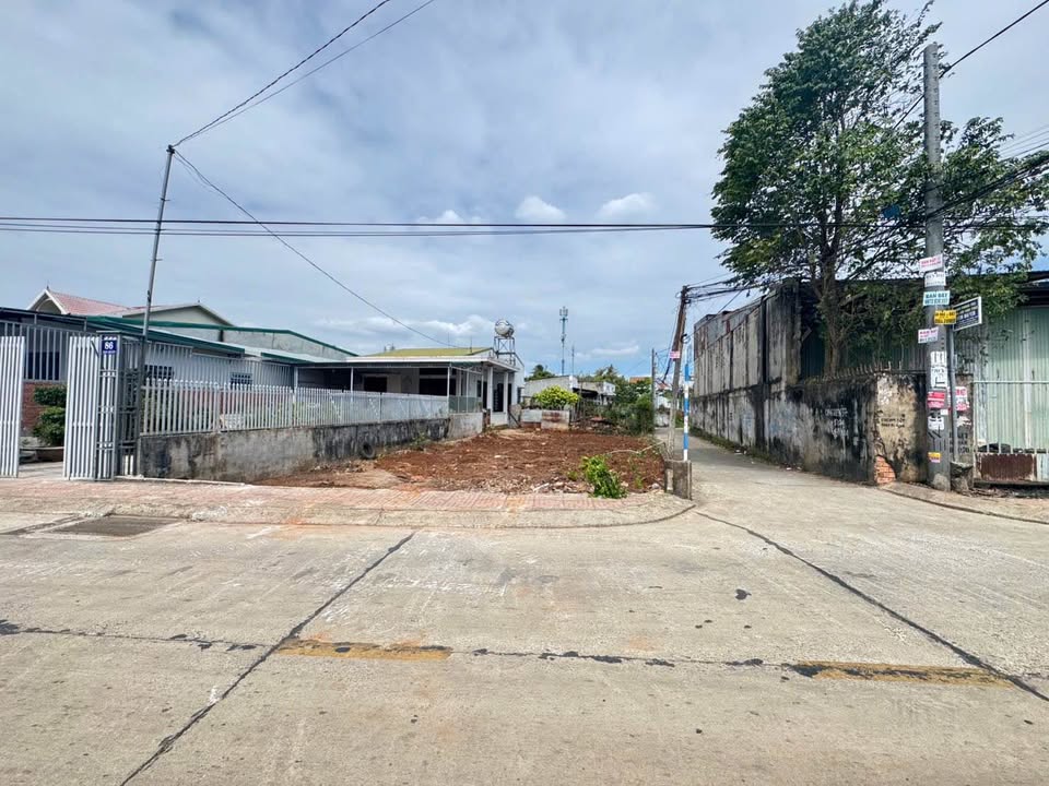 FrontHouse đường Vạn Xuân Buôn Ma Thuột 100m² giá 3 tỷ - Đầu tư sinh lời ngay!