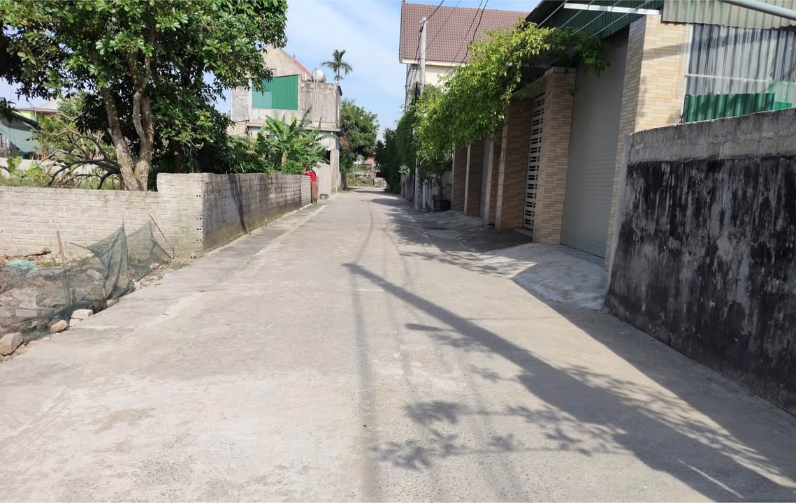 Đất thổ cư Xóm 11, Vinh Hưng 99,8m² giá 2.75 tỷ - Vị trí đắc địa, giao thông thuận tiện!