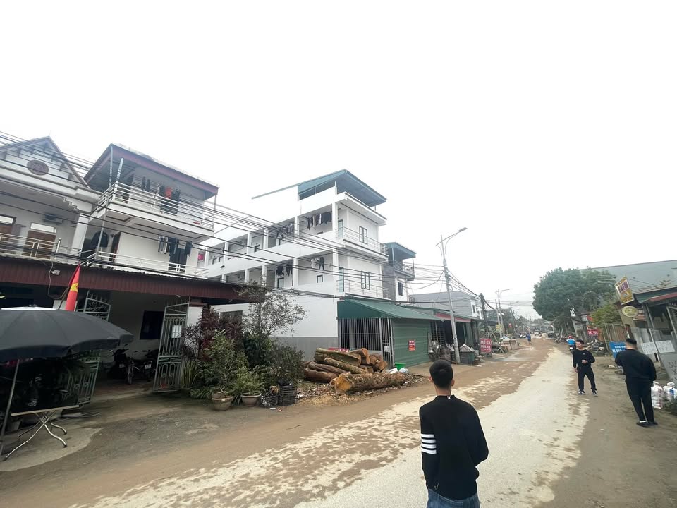 FrontHouse KCN Phú Hà, Đường Nguyên Hồng, 150m² giá 3 tỷ - Đầu tư tiềm năng!