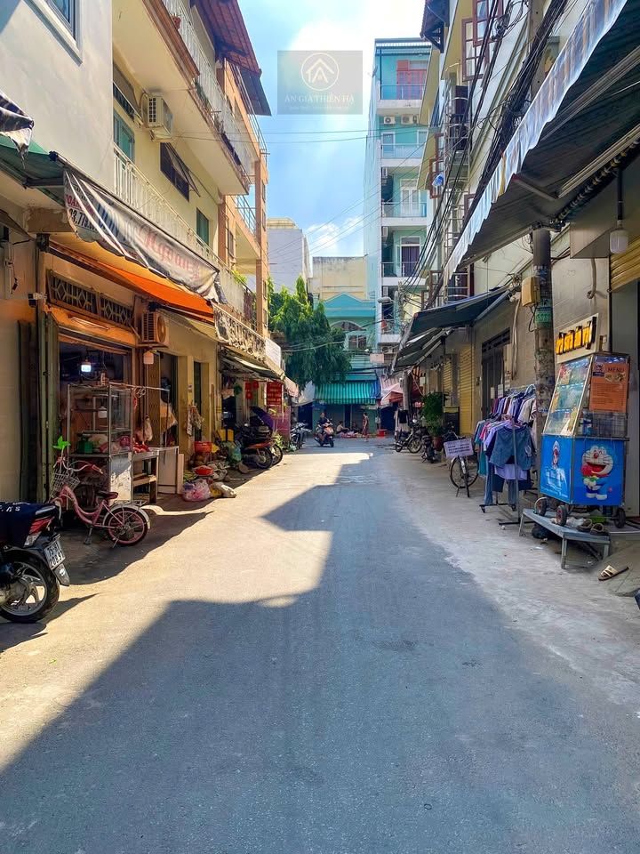 Nhà 2 tầng tại Tân Bình 71m² giá 8 tỷ - Tiện lợi gần sân bay!