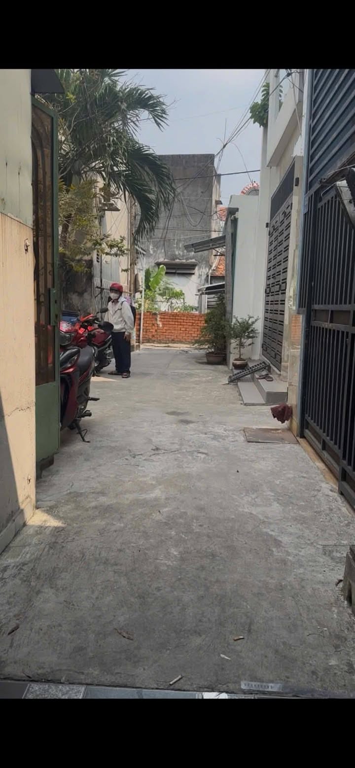 Nhà 1 trệt 1 lầu tại Q.Lộ 13 cũ, 27m² giá 2.6 tỷ - Sổ hồng chính chủ!