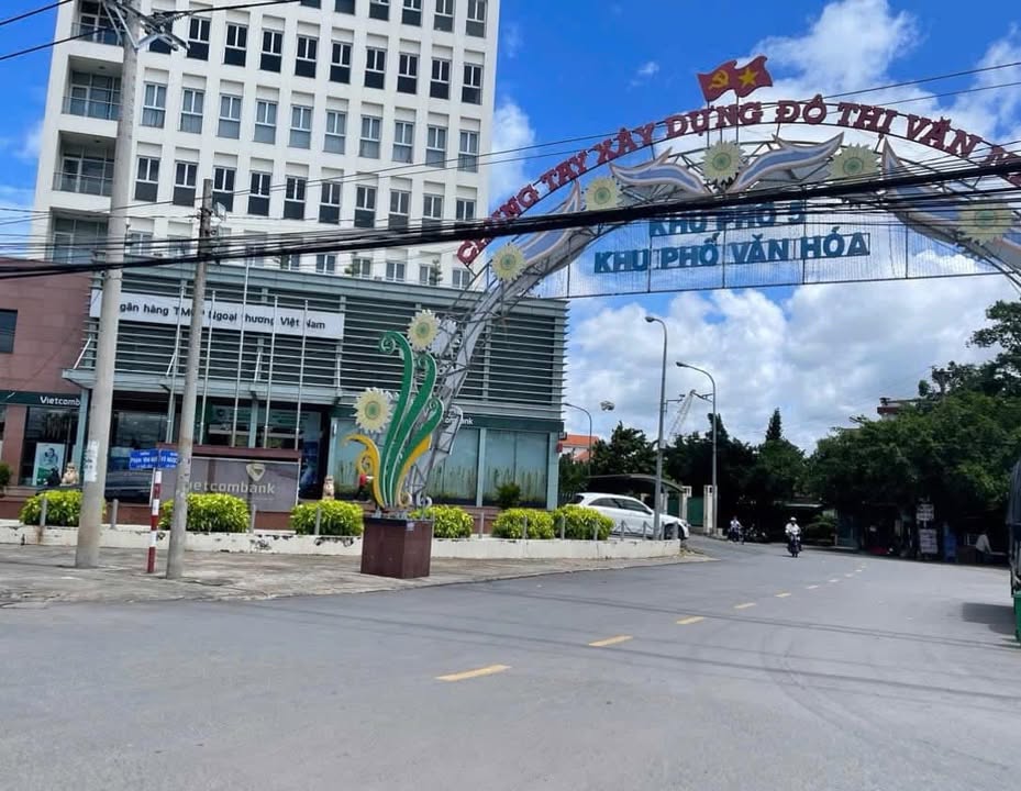 Nhà mặt tiền đường Huỳnh Châu, Bến Lức 108m² giá 3.3 tỷ - Ô tô vào tận nhà!