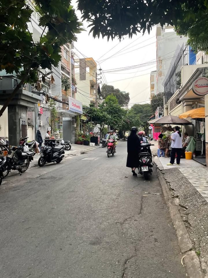 Nhà phố 8 tầng đường nhựa 10m Quận 10, diện tích 452m² giá 105 tỷ - Vị trí đắc địa cạnh TTTM Vạn Hạnh Mall!