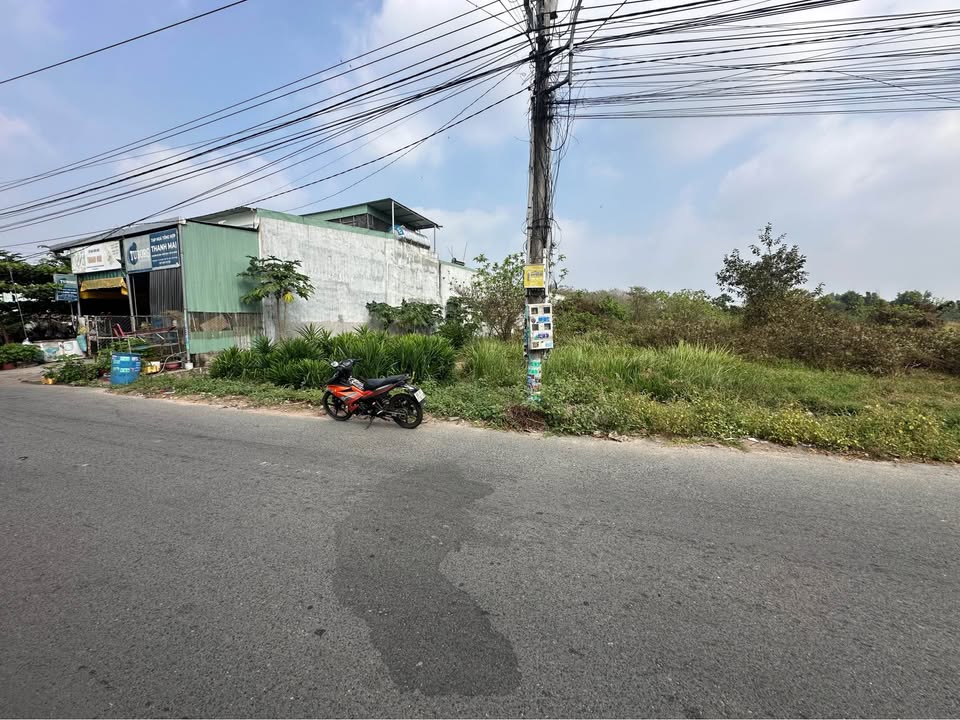 Đất nền kinh doanh tại Suối Tre, Tân Bình - 550m² chỉ 3.4 tỷ - Cơ hội đầu tư hấp dẫn!