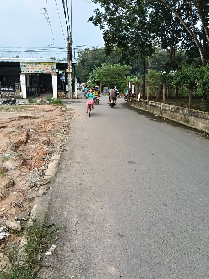 Đất nền lô góc Khu 2 Tân Định 255m² giá 3 tỷ - Kinh doanh đa ngành nghề