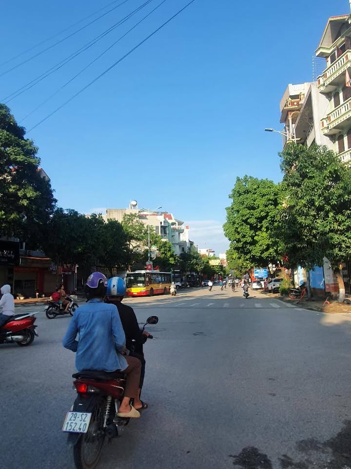 Nhà 3 tầng tại Xóm Hậu, Đông Anh 106m² - Kinh doanh sầm uất!