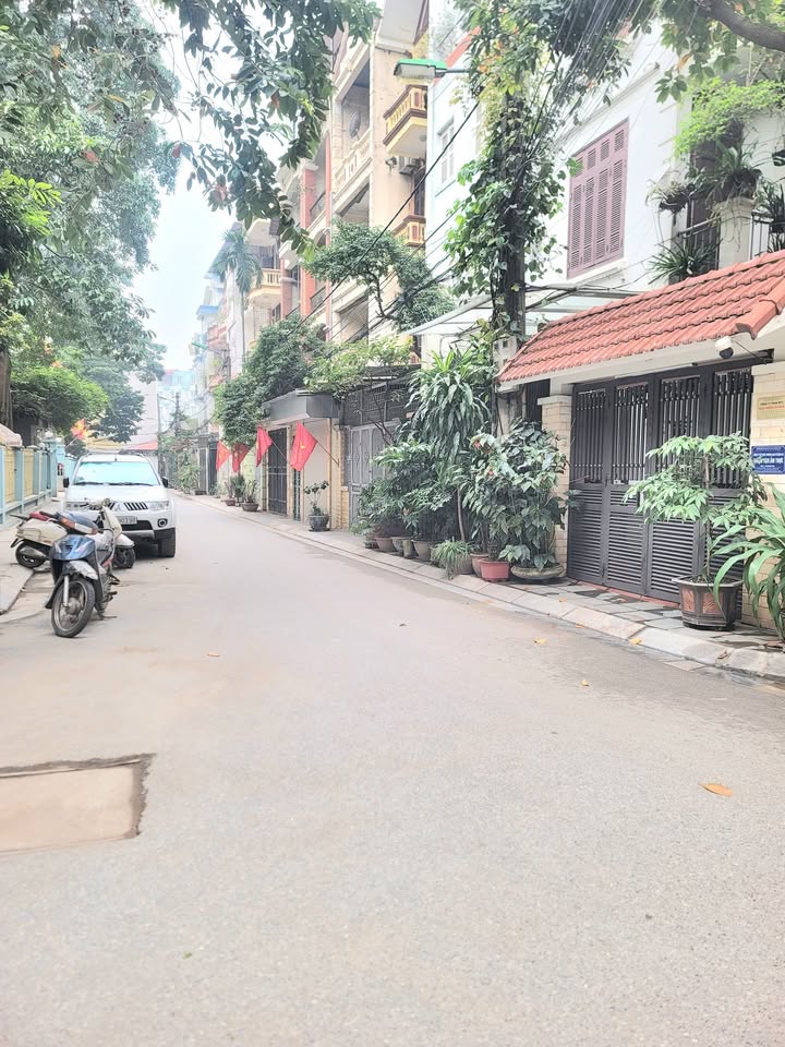 Đất nền phân lô Nguyễn Khánh Toàn, 83m² chỉ 25 tỷ - Sổ đỏ chính chủ!