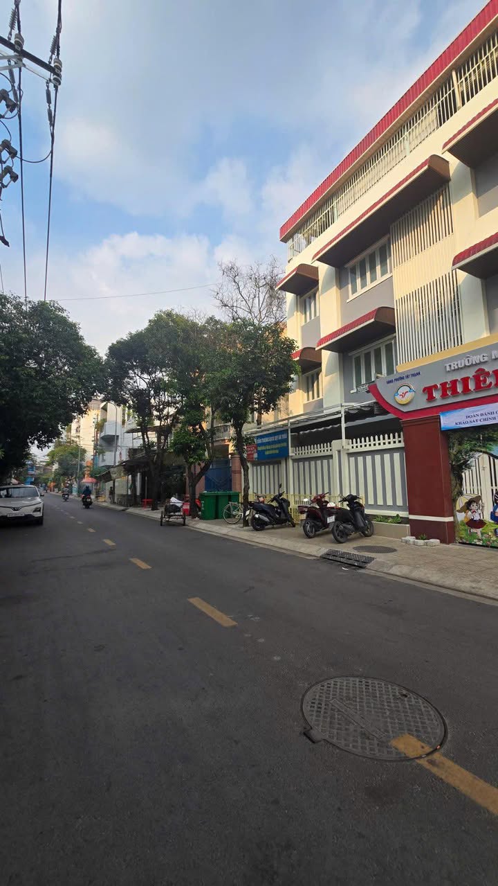 FrontHouse mặt tiền đường D10, Tân Phú 100m² giá 11.2 tỷ - Đầu tư sinh lời ngay!