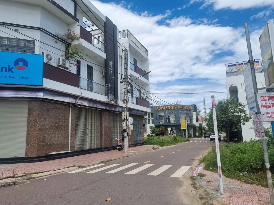 Đất nền góc Thị trấn Tuy Phước 194m² giá 3.8 tỷ - Đầu tư sinh lời ngay!