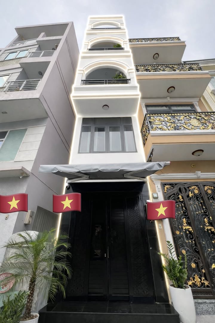 FrontHouse Đường Bến Vân Đồn, Quận 4, 33m² giá 7.5 tỷ - Vị trí vàng cho đầu tư!