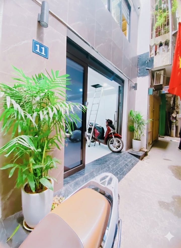 Nhà đẹp 40m² tại Đống Đa giá 11.4 tỷ - Đón Tết ngay!