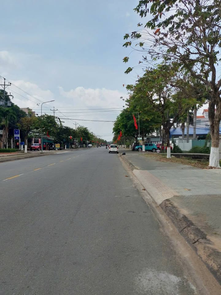 Bán đất nền Phường Bến Tre 194m² giá 870 triệu - Sổ đỏ chính chủ!